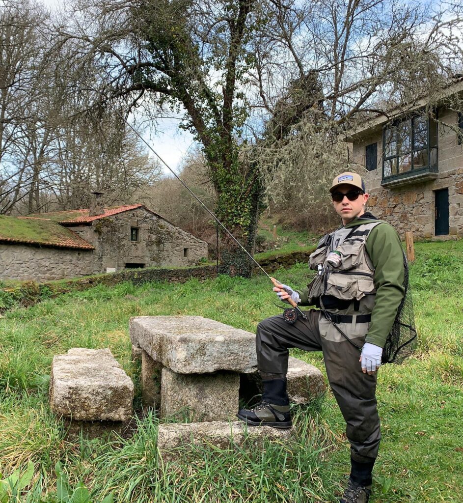 Alejandro Portela mit Fliegenrute in Galicia